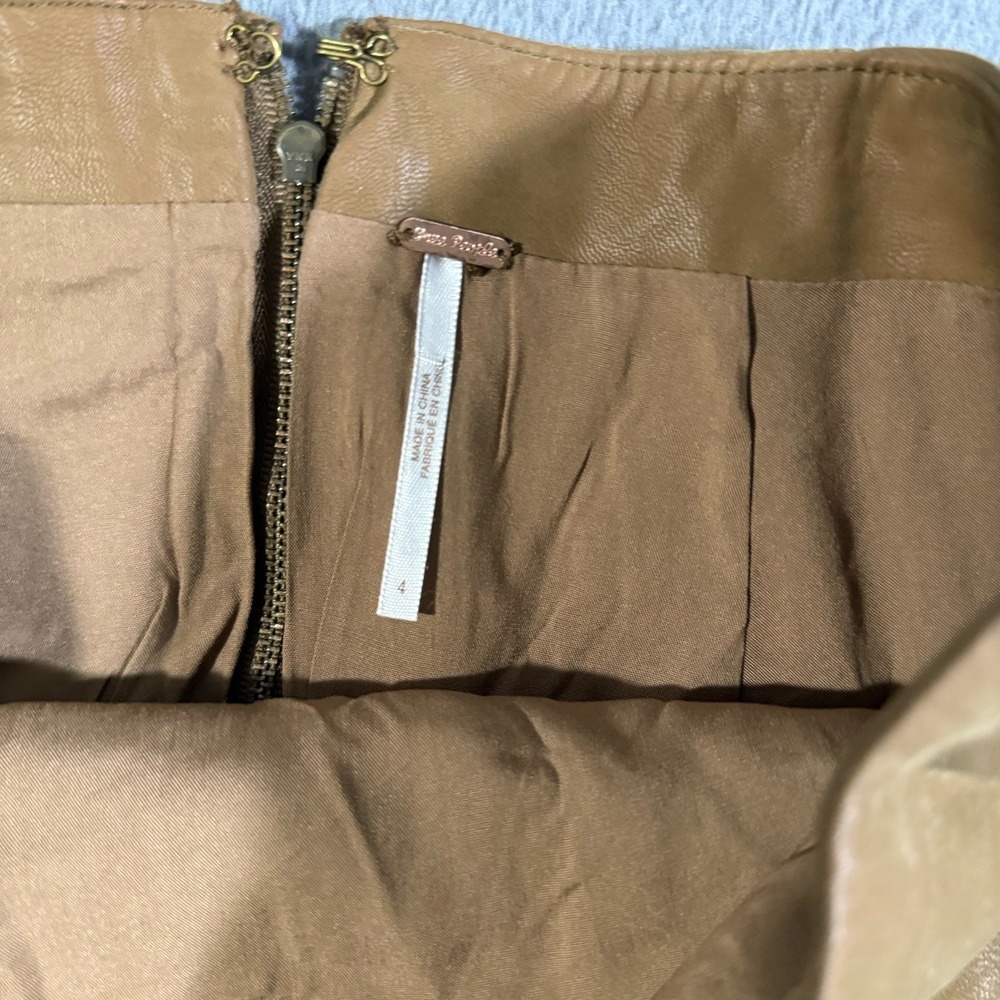 Free People Brown Faux Suede Leather‎ Vegan Mini Skirt Soft Size 4 Rayon Women's - Picture 2 of 5